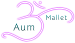 Le symbole ôm à l'arrière plan du nom Aum'Mallet